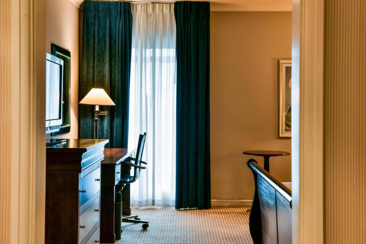 Sheraton Skyline London Heathrow Hotel 4*