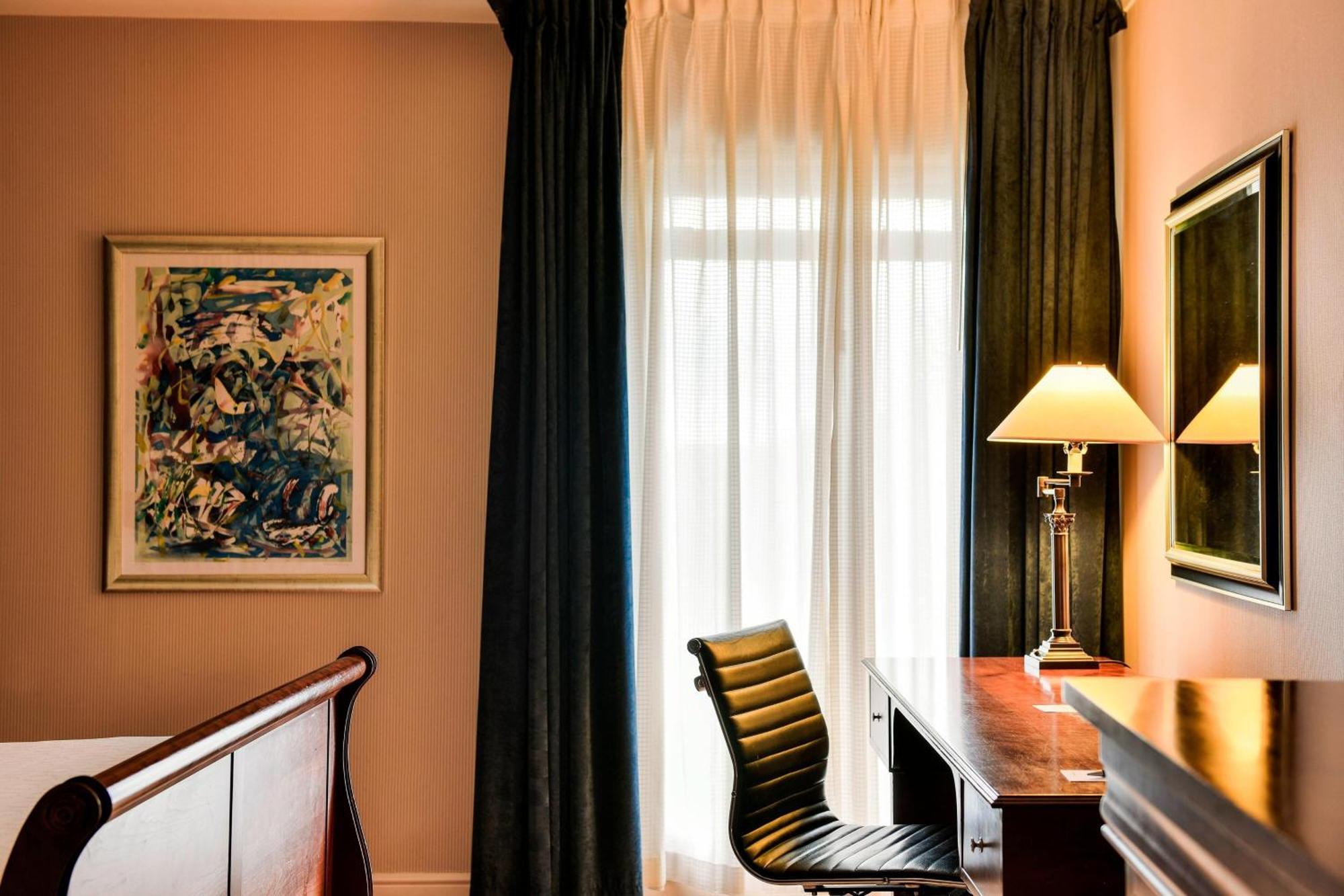 Sheraton Skyline London Heathrow 4*